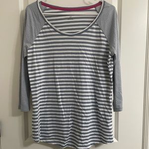 Columbia Sportswear 3/4 Sleeve Stripe Scoop Neck Tee